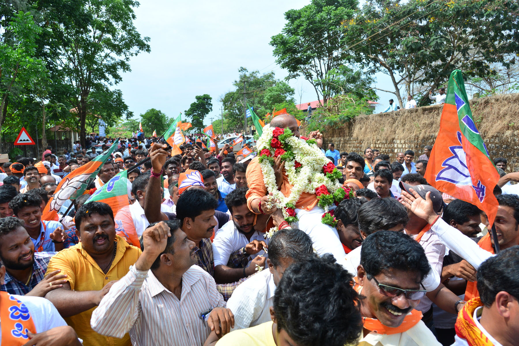 ಉಡುಪಿ: ನಿಷೇಧಾಜ್ಞೆ ನಡುವೆಯೂ ಬಿಜೆಪಿ ಕಾರ್ಯಕರ್ತರಿಂದ ಸಂಭ್ರಮಾಚರಣೆ